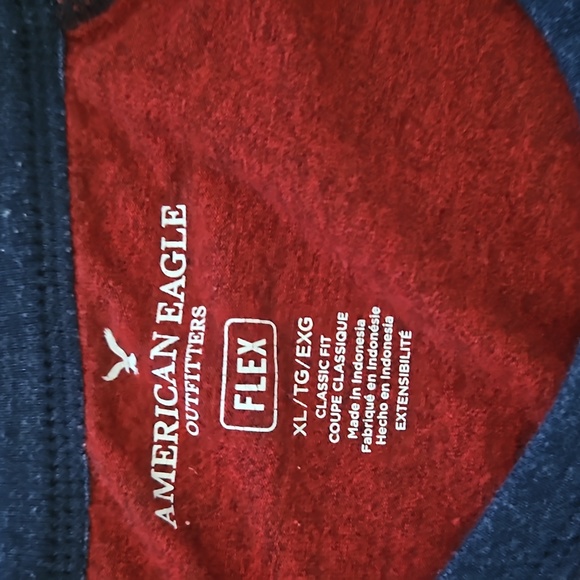 American Eagle Colorblock Flex Tee - Picture 3 of 4